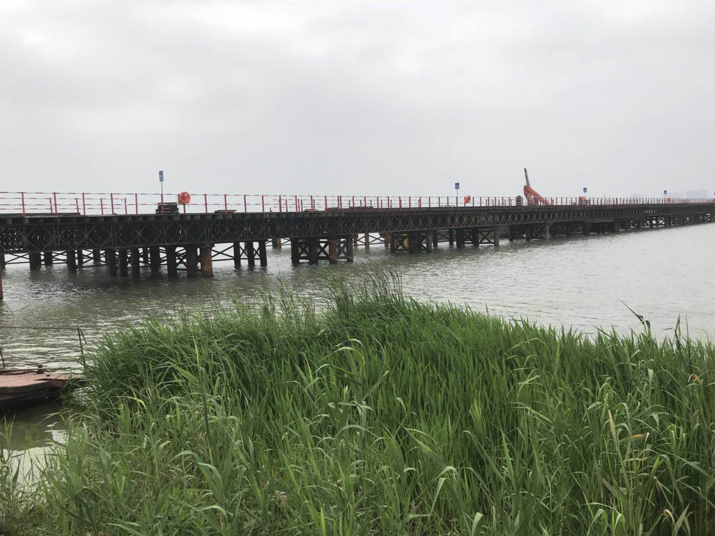 苏州市吴江东太湖施工钢栈桥（3）