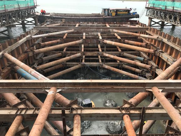 15米及18米拉森钢板桩施工-吴江明港道桥3